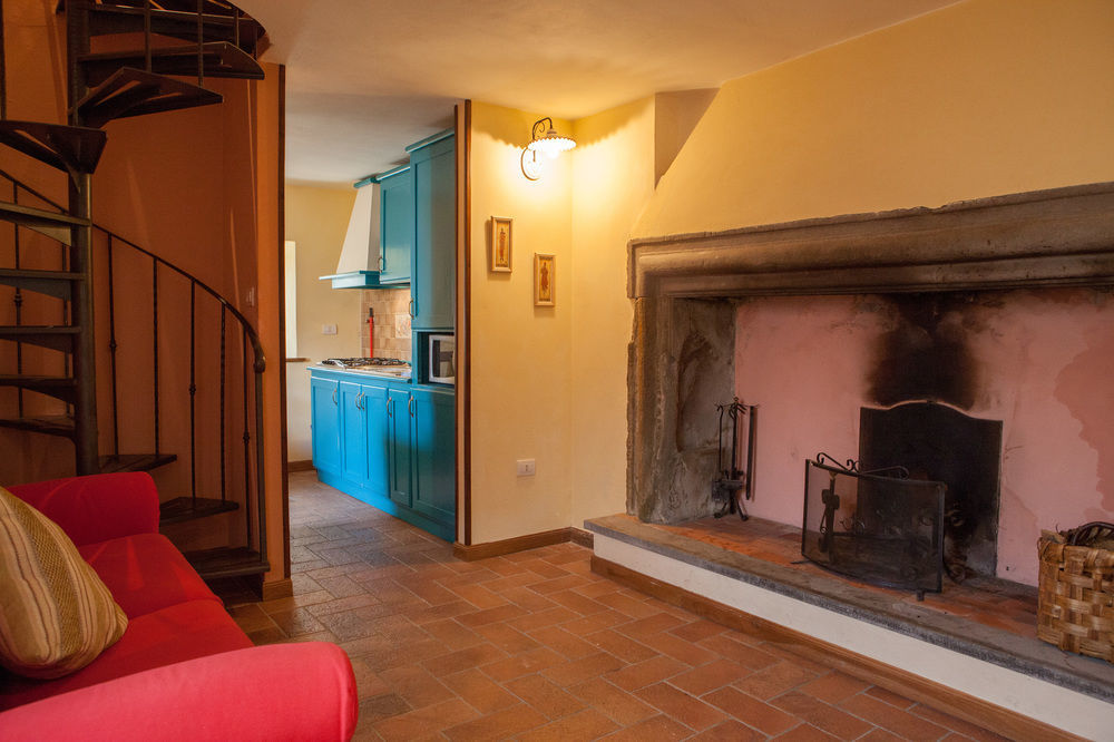 Borgo Dei Corsi Holiday House 雷吉奥洛 外观 照片