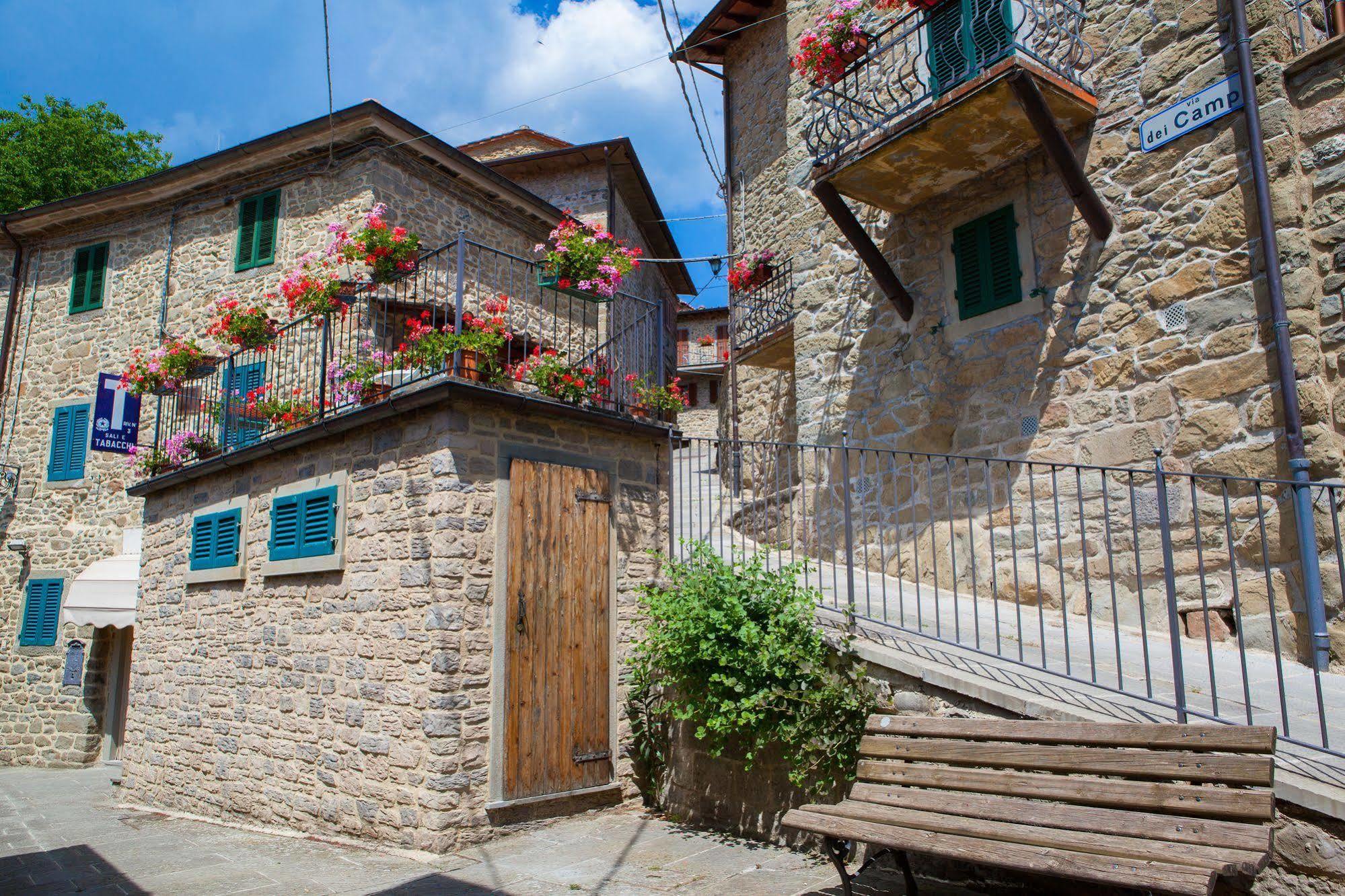 Borgo Dei Corsi Holiday House 雷吉奥洛 外观 照片