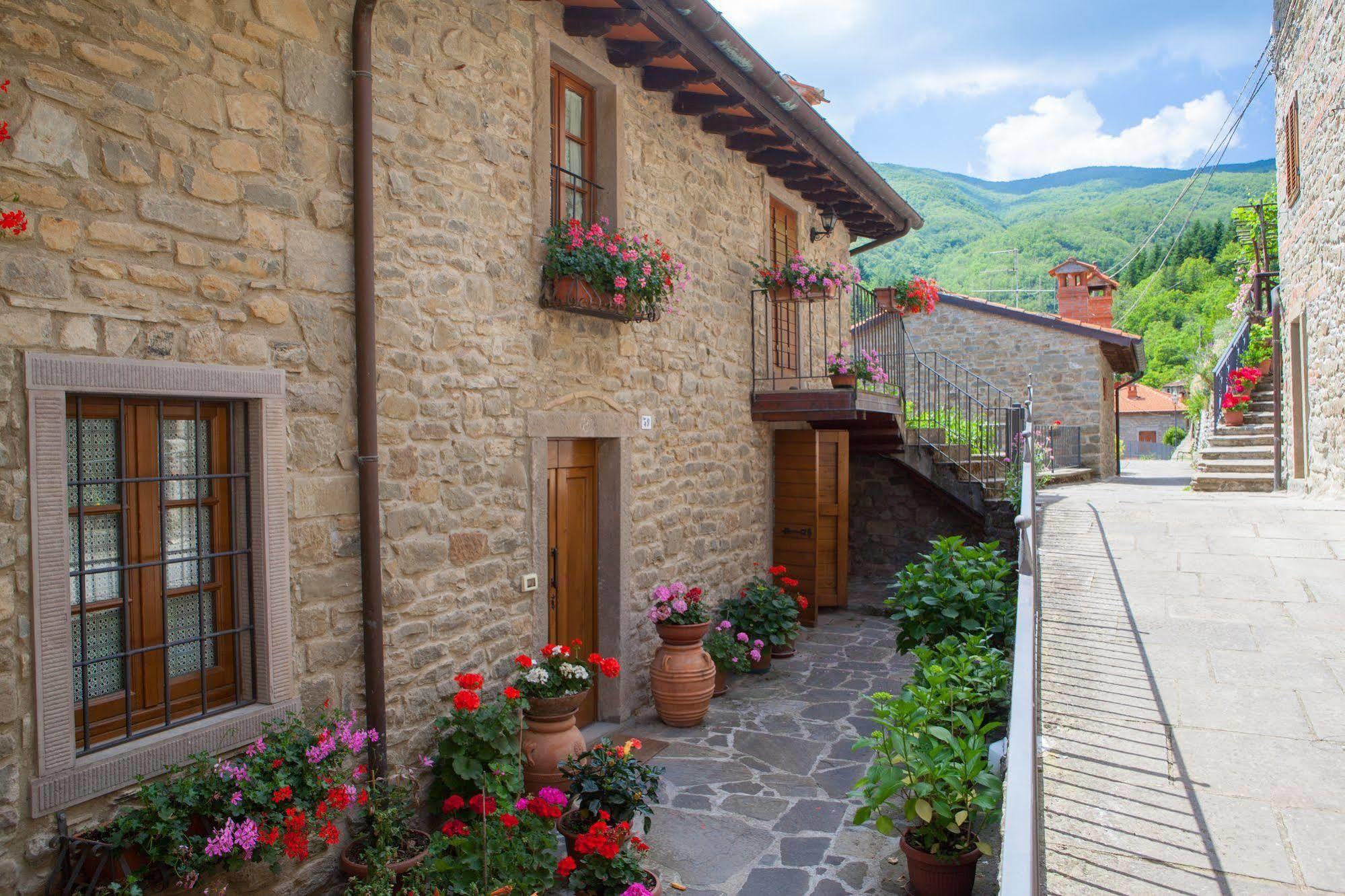 Borgo Dei Corsi Holiday House 雷吉奥洛 外观 照片
