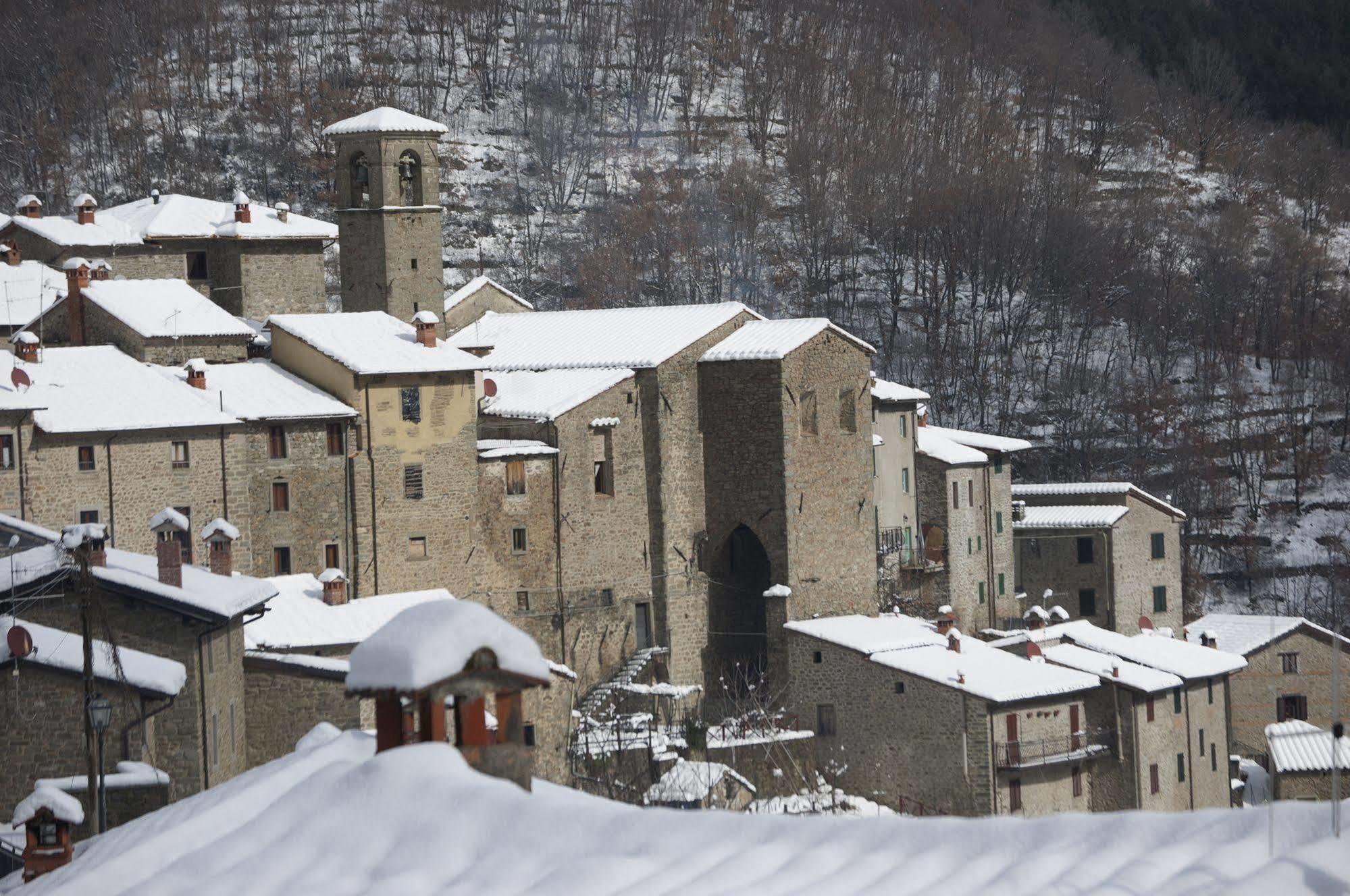 Borgo Dei Corsi Holiday House 雷吉奥洛 外观 照片