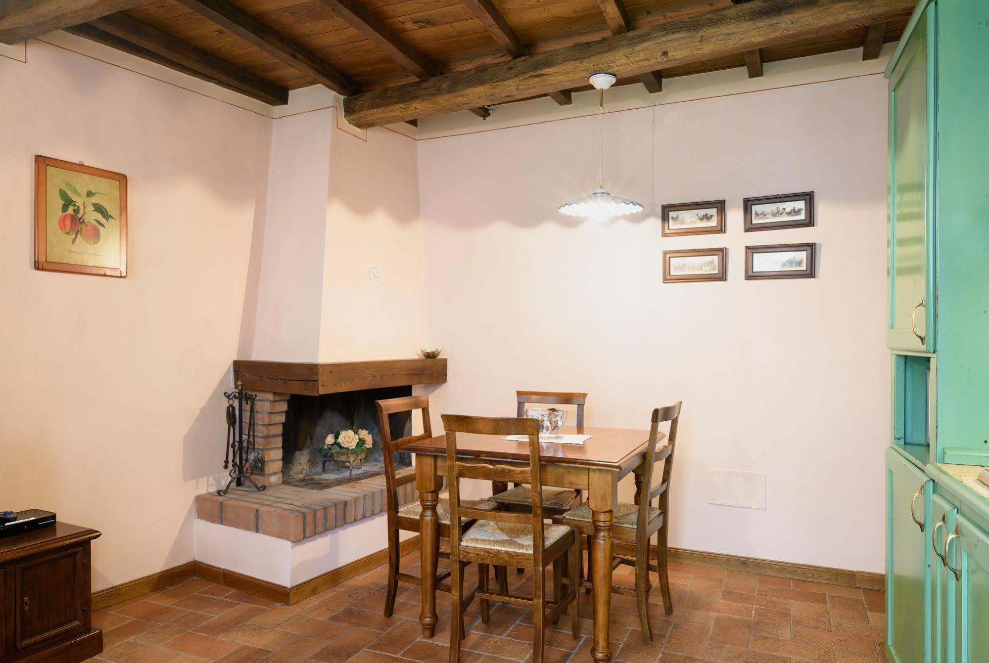 Borgo Dei Corsi Holiday House 雷吉奥洛 外观 照片