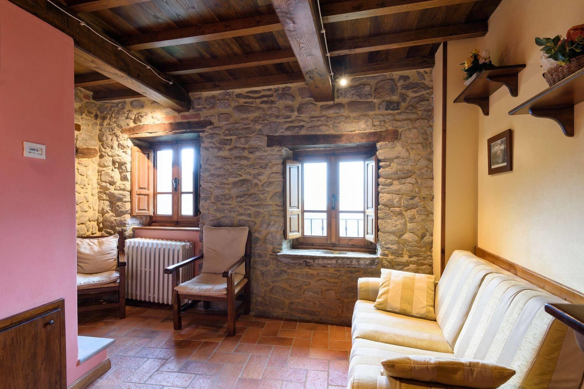 Borgo Dei Corsi Holiday House 雷吉奥洛 外观 照片
