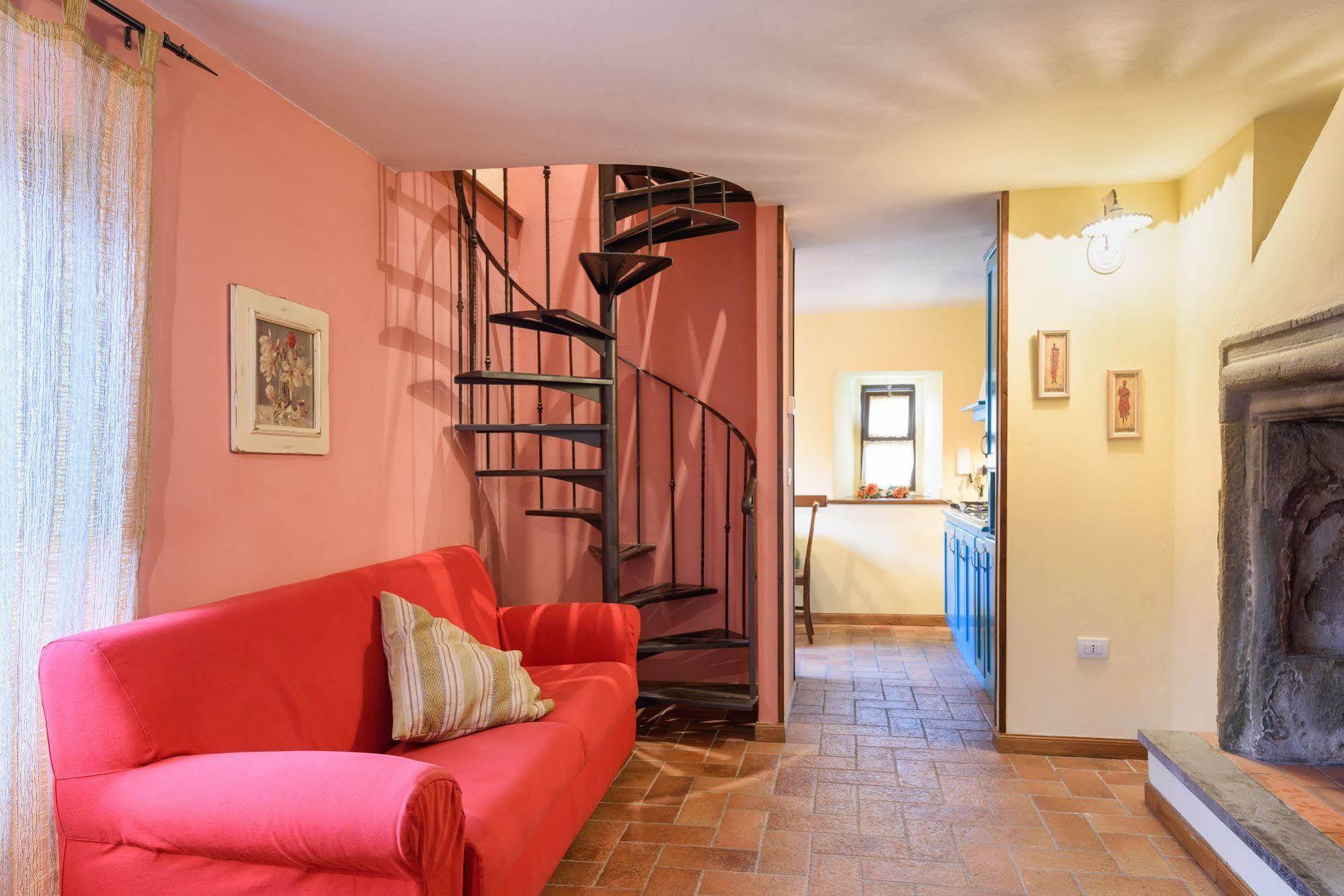 Borgo Dei Corsi Holiday House 雷吉奥洛 外观 照片