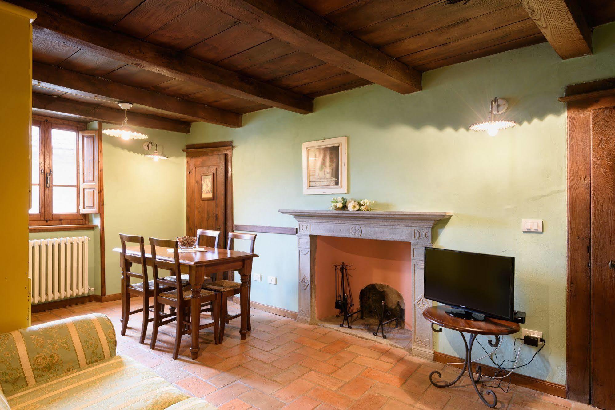 Borgo Dei Corsi Holiday House 雷吉奥洛 外观 照片
