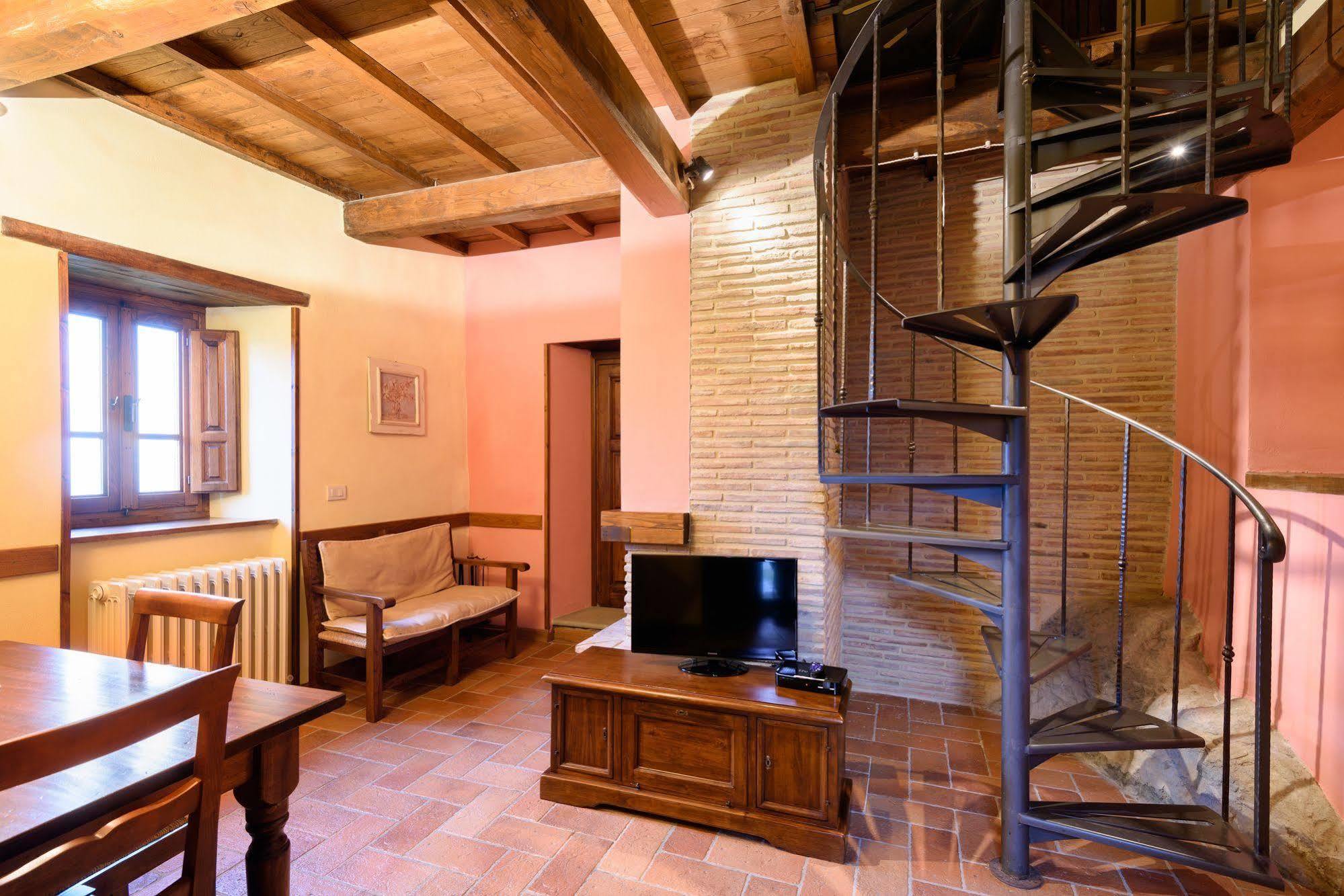 Borgo Dei Corsi Holiday House 雷吉奥洛 外观 照片