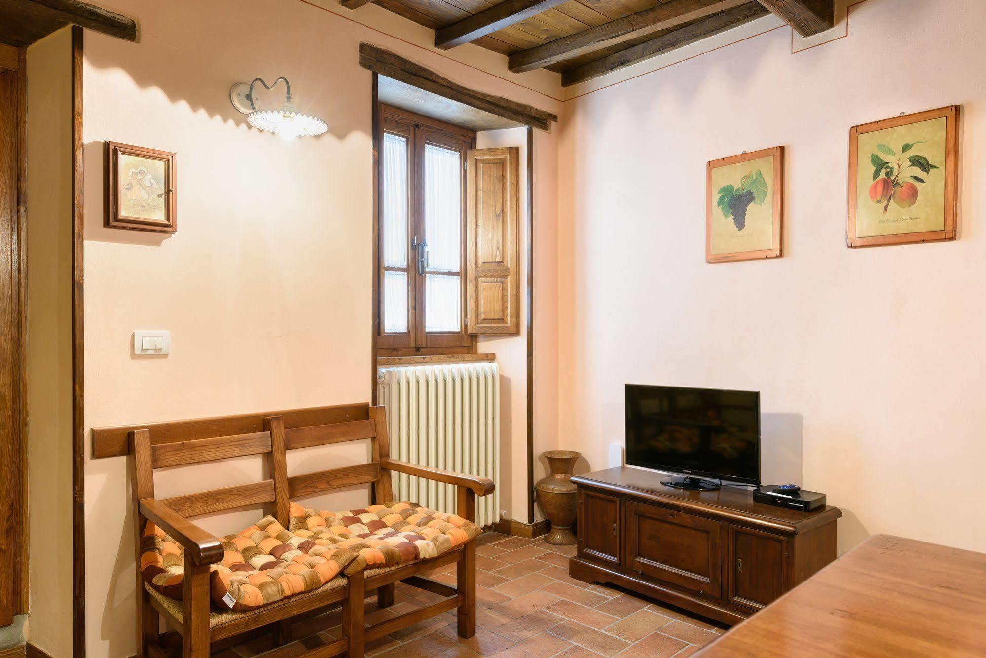 Borgo Dei Corsi Holiday House 雷吉奥洛 外观 照片