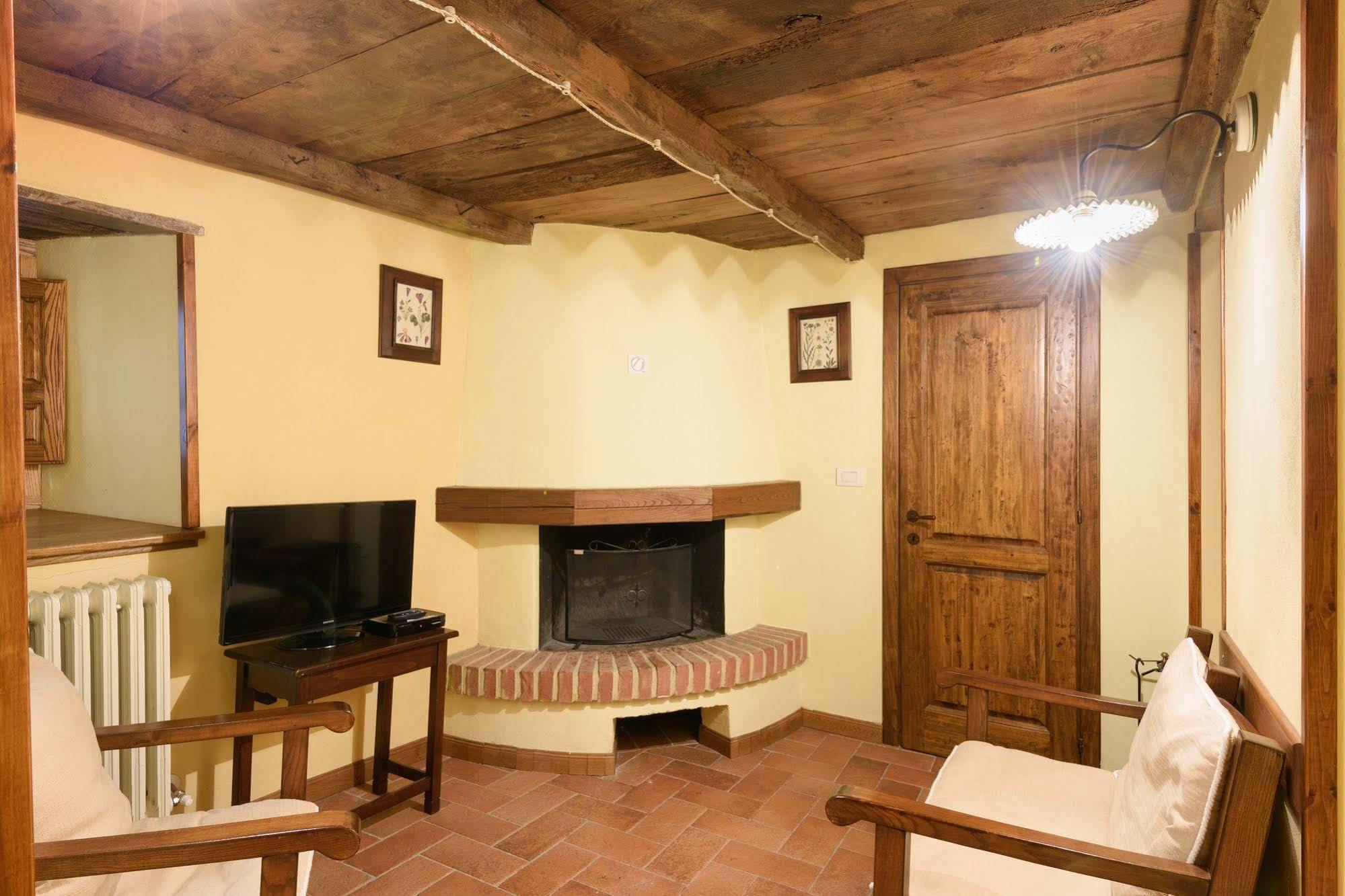 Borgo Dei Corsi Holiday House 雷吉奥洛 外观 照片