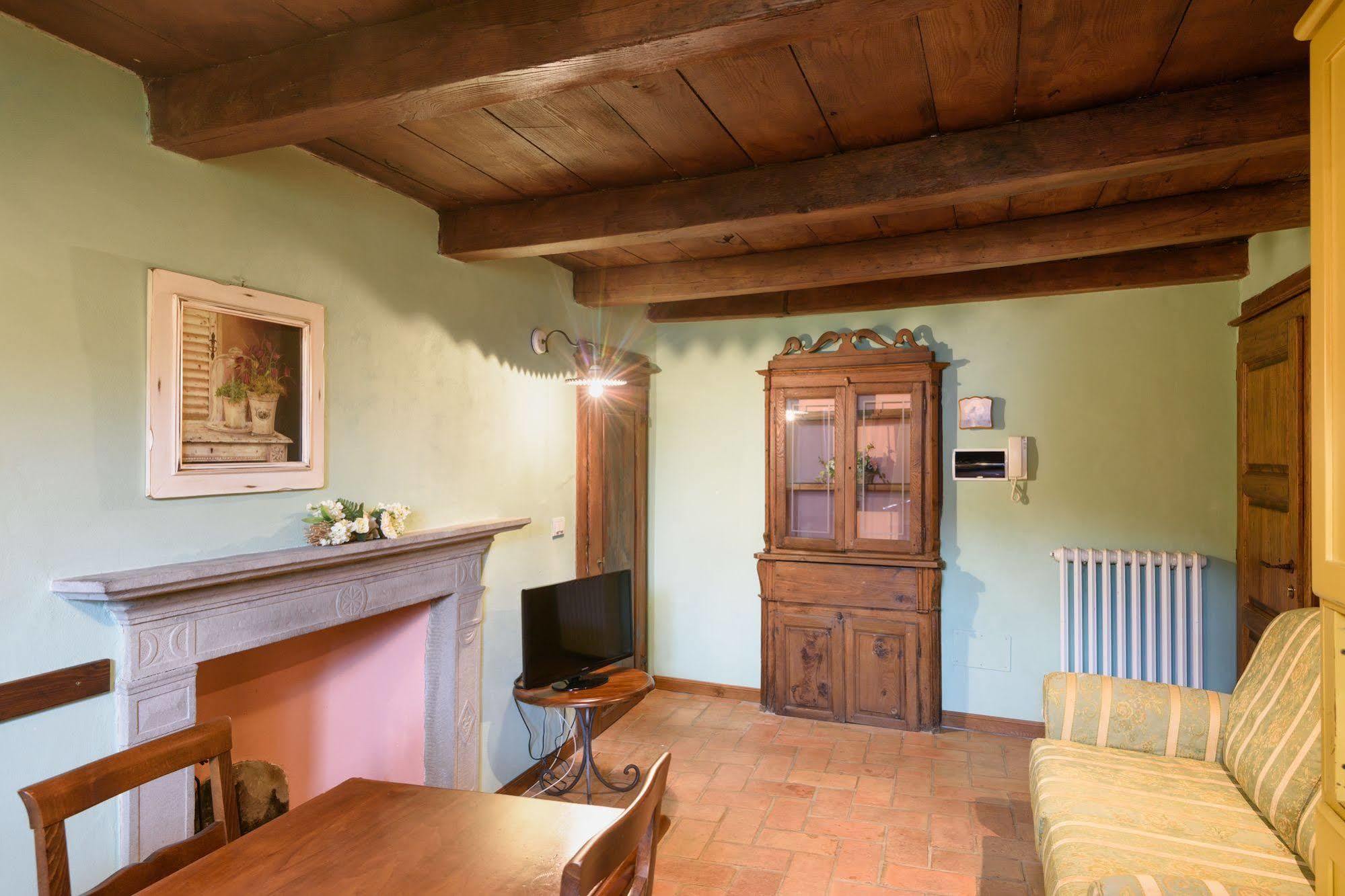 Borgo Dei Corsi Holiday House 雷吉奥洛 外观 照片